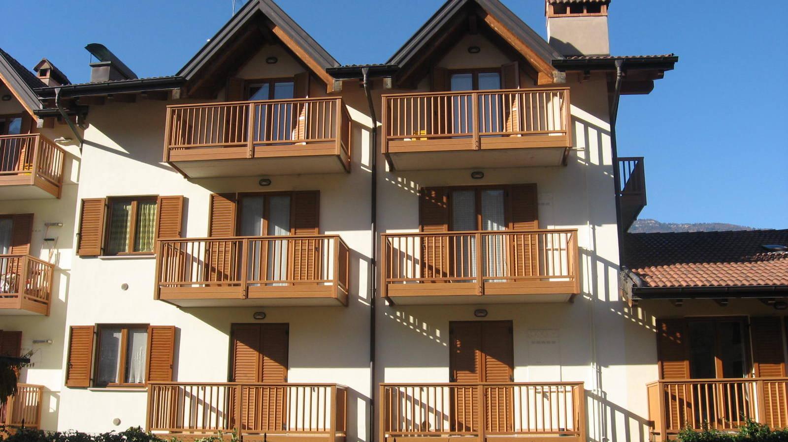 Realizzazione balconi in legno